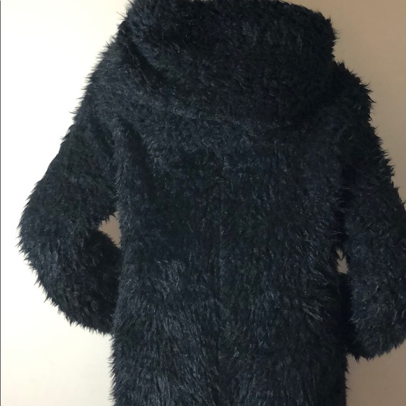 BUTTON CLOSURE HOODED SHAGGY BLACK FAUX COAT - Picture 6 of 8